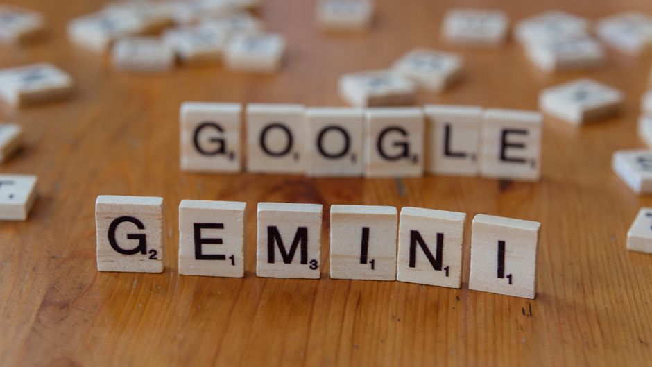 Google Gemini logo, AI note-taking app, laptop research notes