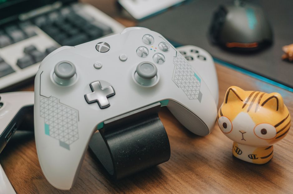 xbox controller, retro game console, pc gaming setup