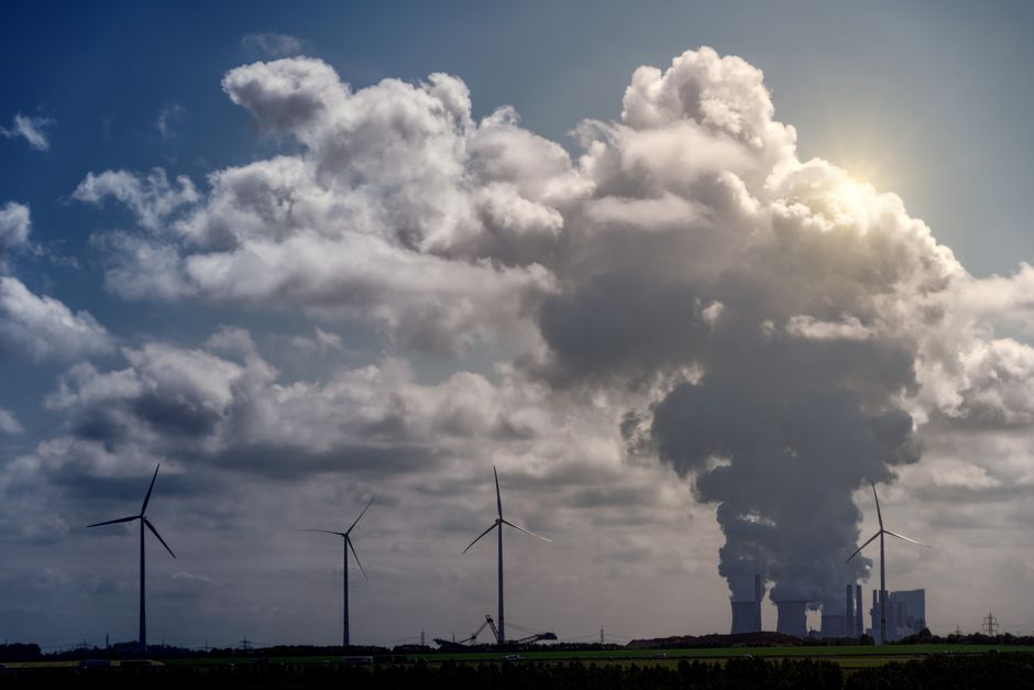 natural gas power plant turbines, data center exterior texas, industrial smokestack emissions